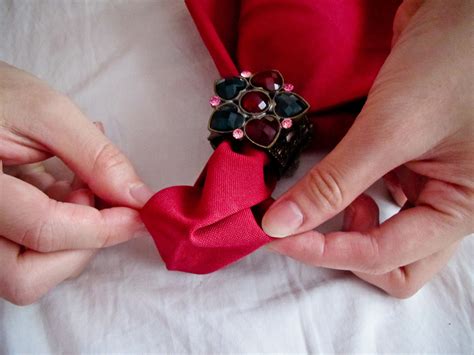 4 Ways to Fold a Napkin for a Napkin Ring - wikiHow | Napkin folding ...