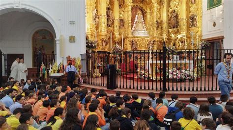 M S De Scouts Se Re Nen A Los Pies De La Virgen Del Roc O Por El