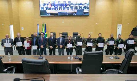 Deputado Anderson Entrega Medalhas De M Rito E Votos De Louvor