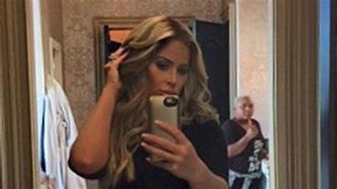 Kim Zolciak Snaps New Waist Training Pic Insists It Did Not Cause Her