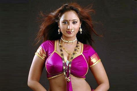 Bhojpuri Actress And Their Charges ये 6 भोजपुरी एक्ट्रेस हैं सबसे