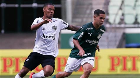 Atlético MG goleia Palmeiras e assume vice liderança do Brasileirão sub