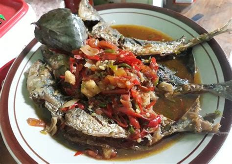 Resep Ikan Layang Bumbu Sarden Oleh Rianti Faizah Sarah Aprilia Cookpad