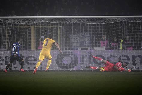 14 Fotos De La Intensa Niebla Que Empañó El Duelo Entre Juventus Y