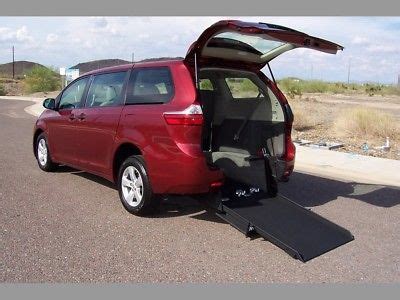 2017 Toyota Sienna Wheelchair Handicap Mobility Van 2017 Toyota Sienna