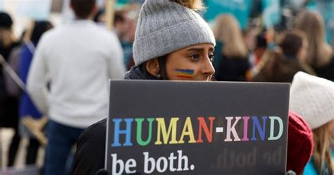 Figli Di Coppie Gay Ue Chiede Agli Stati Membri Di Riconoscere Pari Diritti Il Sole Ore