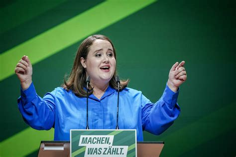 Grüne Parteitag 2023 Lang Nouripour als Parteispitze bestätigt