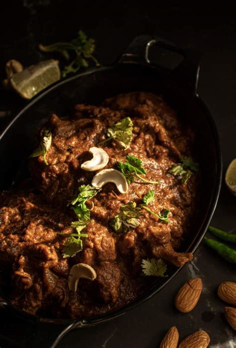 Badami Chicken Korma Recipe With Video लखनऊ की बादामी चिकन कोरमा