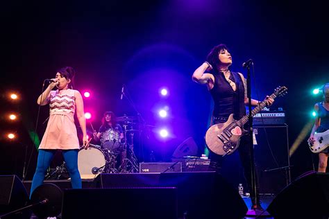 Bikini Kill Brought Out Joan Jett For Rebel Girl In Nyc Video Pics