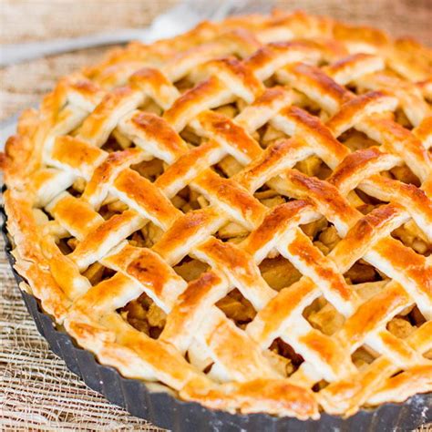 Classic American Apple Pie Recipe