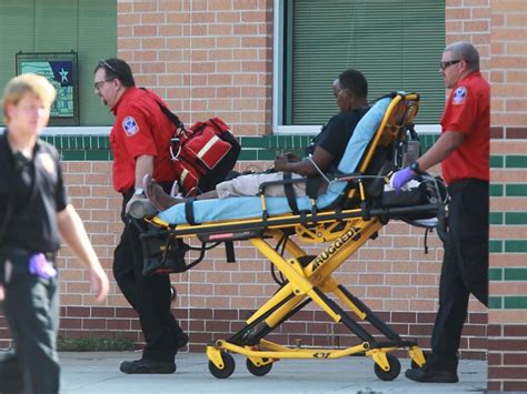 G1 Incidente Arma Branca Deixa 1 Morto 3 E Feridos Em Escola No