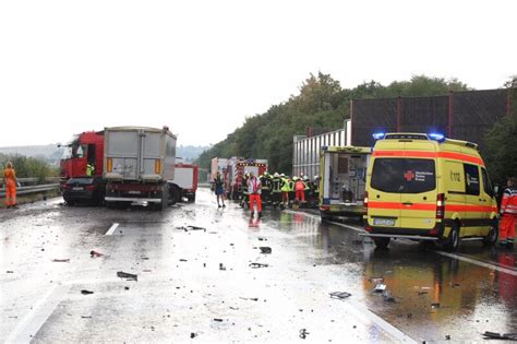 Schwere Unf Lle Auf Der A Stau In Richtung Dresden Und Th Ringen