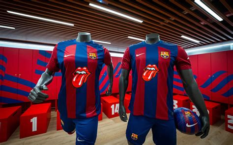 Le FC Barcelone présente son maillot Rolling Stones et les