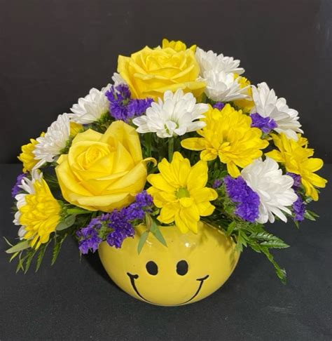 Smiley Face Bouquet in Highland, IL | The Greenhouse of Highland ...