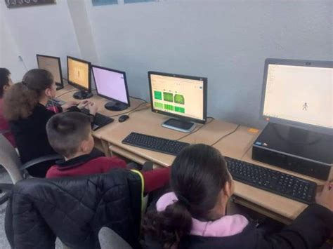 5 Sınıf öğrencilerimizin Robotik Kodlama Dersinde 2d Animasyon