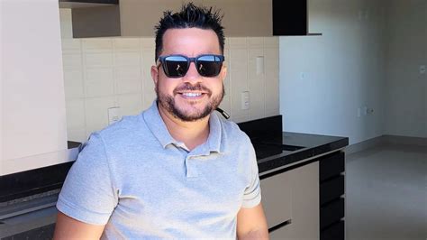 Jornal Correio Cantor Sertanejo Morre Ap S Ser Baleado Dentro De Casa