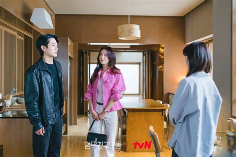 Seo Ji Hye la ex novia de Jung Hae In hace sentir incómoda a Jung So