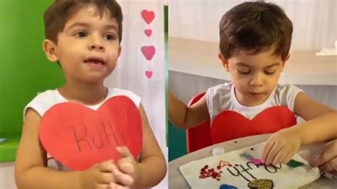 Filho De Mar Lia Mendon A Canta Para Av Em Homenagem Do Dia Das M Es E