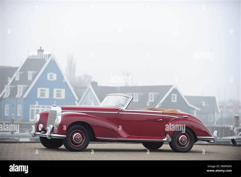 Mercedes 300s Hi Res Stock Photography And Images Alamy