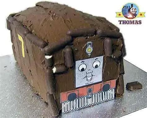 James the red engine birthday cake - TheSmartCookieCook