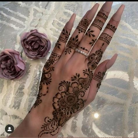 Pin Di Mehandi Expert Su Pins By You Tatuaggi Con Henna Henn Mani