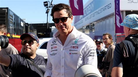 Mercedes Reduce La Lista De Candidatos Para Ocupar El Asiento De Lewis