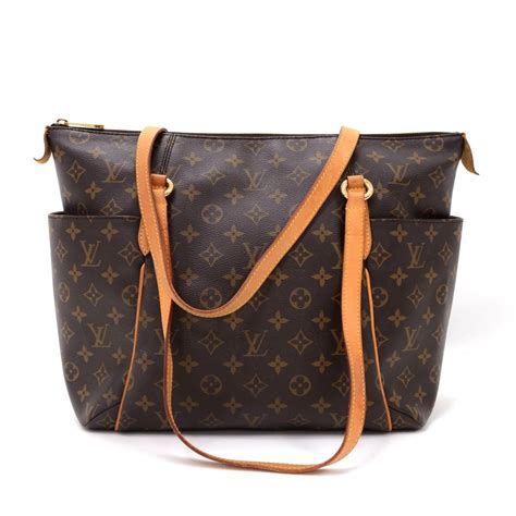 Louis Vuitton Louis Vuitton Totally Mm Monogram Canvas Shoulder Hand