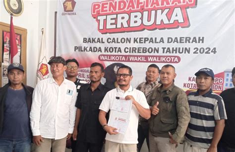 Furqon Nurzaman Resmi Mengembalikan Formulir Pendaftaran Bakal Calon