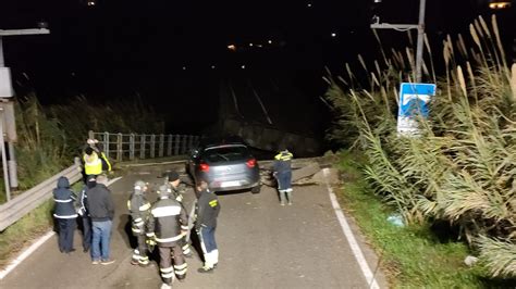 Ecco Le Immagini Del Ponte Crollato Tra Alcamo E Castellammare