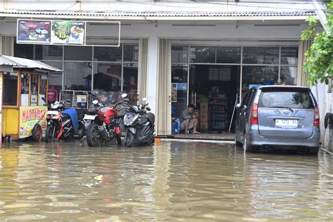 Nevrijeme U Indoneziji U Toku Evakuacija Stanovni Tva Zbog Poplava I