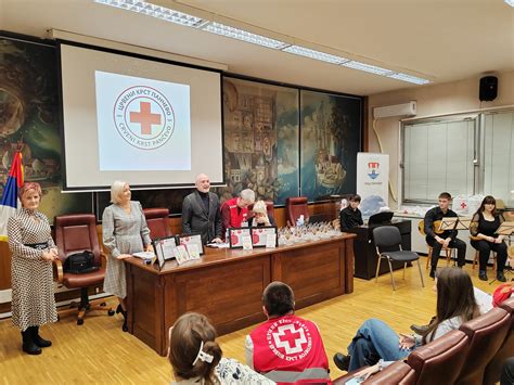 Pančevo Dodela priznanja i plaketa višestrukim dobrovoljnim davaocima krvi