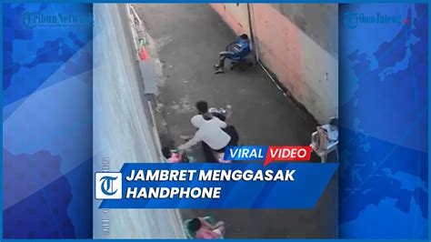 Detik Detik Jambret Menggasak Handphone Bocil Saat Sedang Santai Youtube