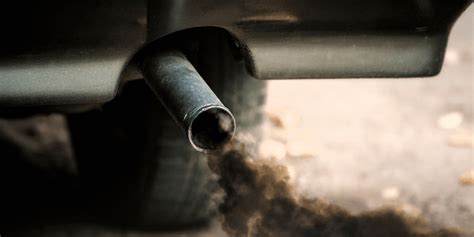 Así afecta el estado del tubo de escape del coche a la emisión de gases