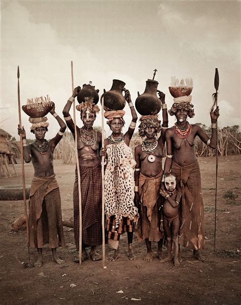 See These Rare Photos Of 22 Indigenous Tribes Before They Disappear