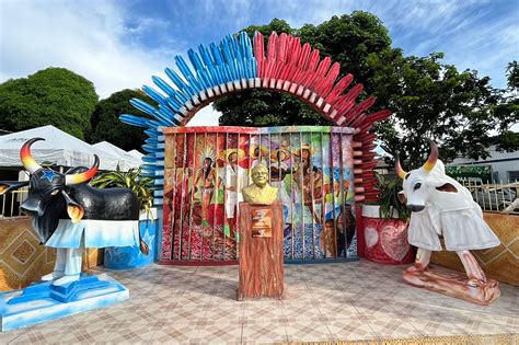 Monumento Em Homenagem A Amazonino Mendes Inaugurado Em Parintins