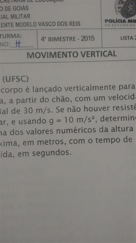 Um Corpo Lan Ado Verticalmente Para Cima A Partir Do Ch O