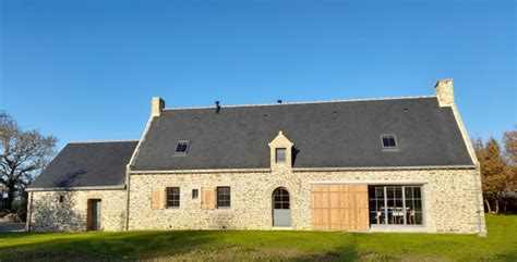 Guérande Restauration lourde d une longère en partie ruinée Country