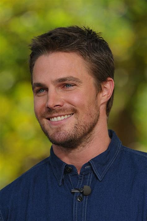 20 Superhot Stephen Amell Moments That Will Make You Swoon Green Arrow