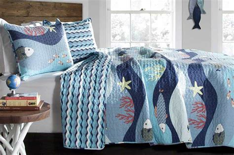 17 Beautiful Beach Themed Bedding Sets