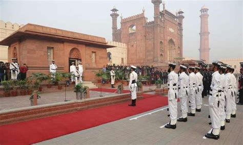 Change Of Guards Ceremony Held At Iqbal S Mausoleum Daily Times