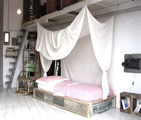 A Fab Makeshift Canopy Bed - Improvised Life