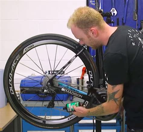 How To Clean And Lubricate A Chain Bicycle Maintenance Guide