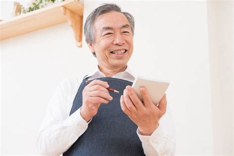 【成功事例あり】65歳以上の男性でも働ける仕事12選！求人の探し方や使える資格を紹介 コラム｜高齢者雇用支援の株式会社うぇるねす