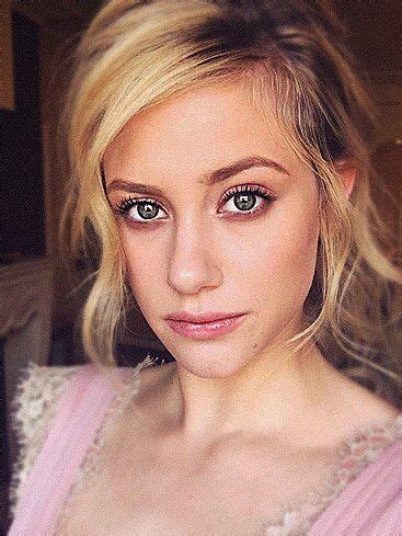 Pin By Tanya On Famous People I Love Lili Reinhart And Cole Sprouse