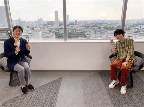 日本テレビ系『シューイチ』さんのインスタグラム写真 日本テレビ系『シューイチ』instagram「 8時40分頃からはショービズ🎶 📌デビュー25周年㊗️ アニバーサリーブックを発売