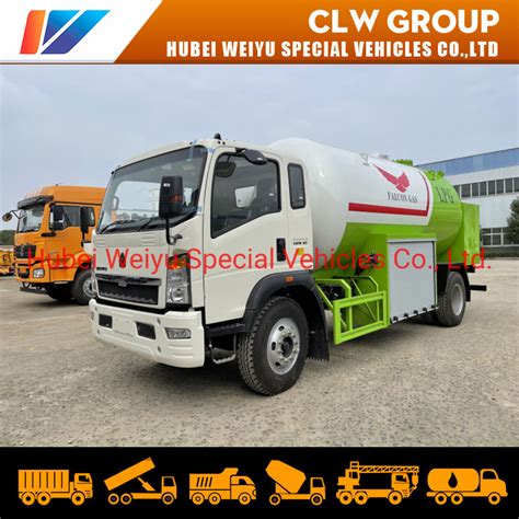 Sinotruk HOWO 6 Wheels Rhd 15000L 7t 8tons Bobtail LPG Transport Tank