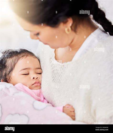 Maman Fille Dormir Avec Banque De Photographies Et Dimages Haute