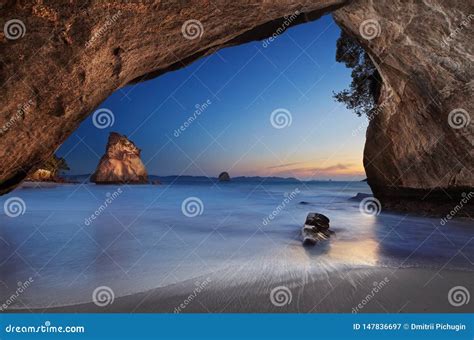 Cathedral Cove, New Zealand Stock Image - Image of morning, dusk: 147836697