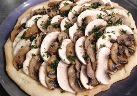 Tarte Aux Champignons De Paris Avec Compot E D Oignons Au Caf De