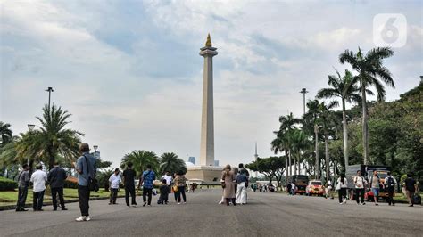 Libur Lebaran Ribu Orang Kunjungi Monas Hingga Minggu Sore Ini